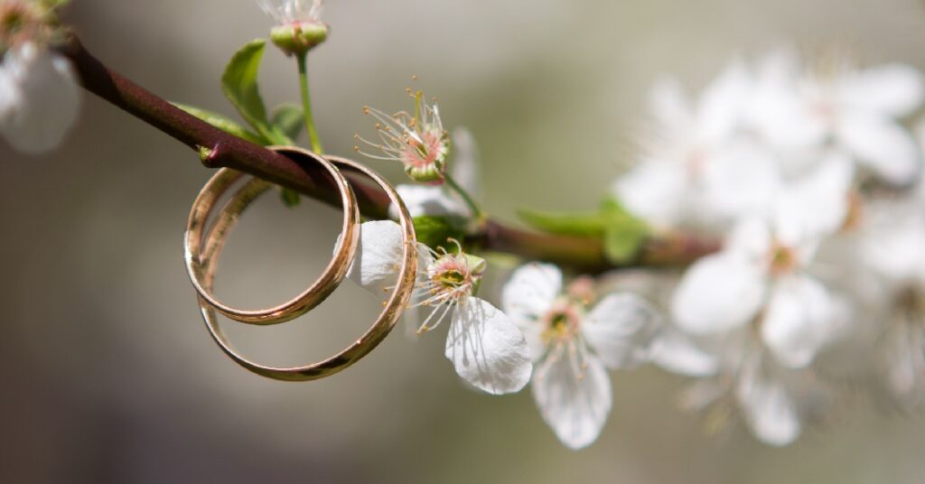 Femme heureuse en mariage